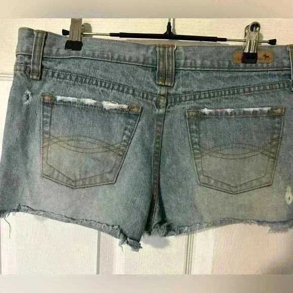 Abercrombie & Fitch Jean Shorts Size 4. Distressed. Vintage. Denim. - Picture 6 of 8